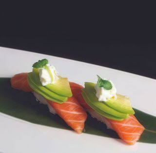 89 Nigiri salmone club