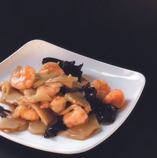 194 Gamberi funghi e bambù