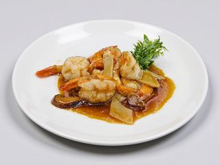 Gamberi con bambù e funghi