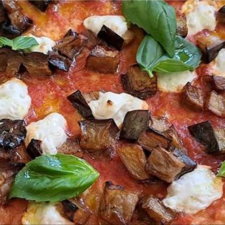 Teglia intera Siciliana (Margherita con Melanzane)