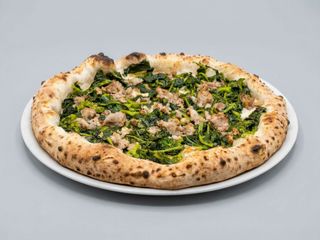 Pizza con salsiccia e friarielli