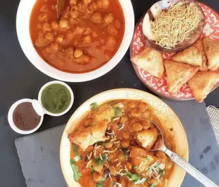 Samosa chaat