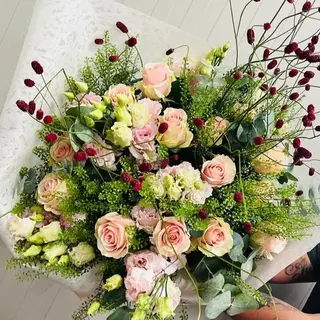 Bouquet misto di fiori di stagione