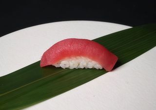 71 Tuna nigiri