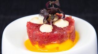 16 Tuna tartare
