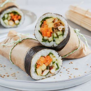 Salmone e insalata  burrito