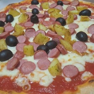 Plzza würstel