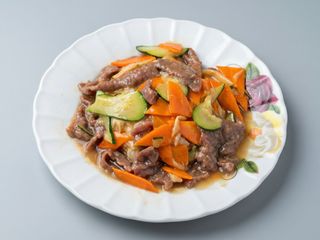 Manzo saltato con verdure