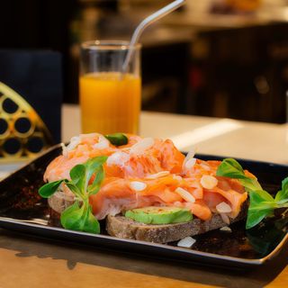 Salmon toast