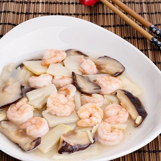 91.Gamberi con bambù e funghi