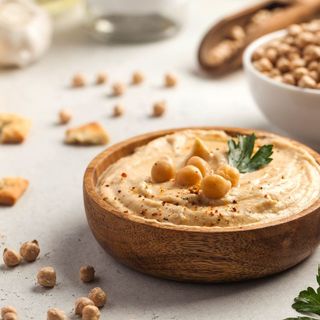 Hummus di ceci con verdure miste al forno