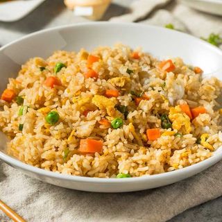 Riso thai con verdurine, salsa di soia e zenzero