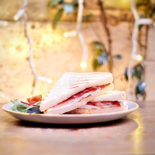 Toast prosciutto crudo & mozzarella