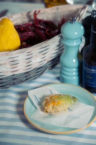 Fiore di zucca ripieni di ricotta - 1 pezzo