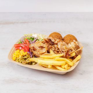Piatto kebab con falafel