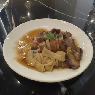 100. Anatra funghi bambù