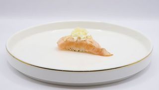 215. Nigiri sake flame farina fritta - 2 pezzi