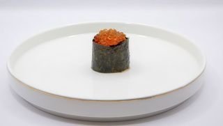 304. Gunkan nori ikura - 1 pezzo