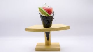 571. Temaki maguro - 1 pezzo