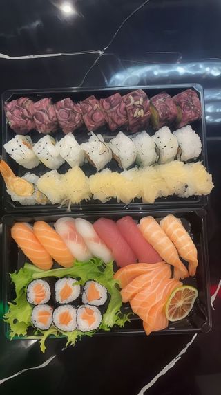 1002. Sushi box - 43 pezzi