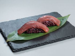 110.Black nigiri maguro