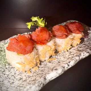143.Spicy tuna roll