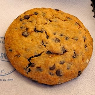 cookie con gocce di cioccolato