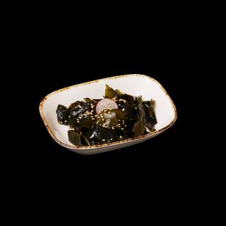 Japanese wakame salad