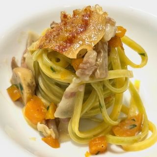 Fettucce con bocconcini di faraona e puntarelle