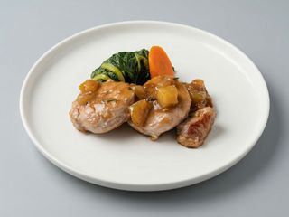 Filetto di maialino con mele annurche e prugne