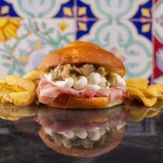 Brioche Cotto, insalata e maionese affumicata + Chips (incluse)