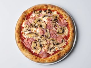 Prosciutto e funghi