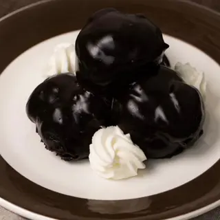 Profitteroles al cioccolato