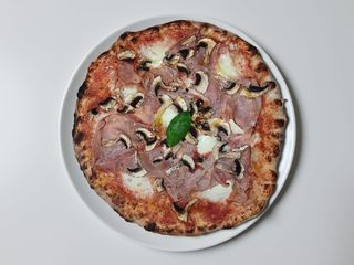 Prosciutto e funghi