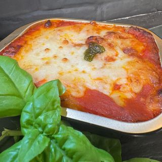 Menù: Parmigiana in vaschetta e crostata mirtilli e noci