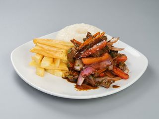 Lomo saltado