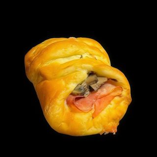 1. Calzoncino pomodoro, mozzarella, prosciutto e funghi