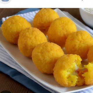 Arancino con funghi e mozzarella