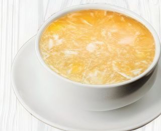Zuppa di pollo e mais