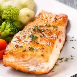 Trancio di Salmone alla griglia con contorno
