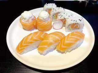 83.Sushi box 1 9 pezzi