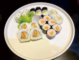 86.Sushi box 4 16 pezzi