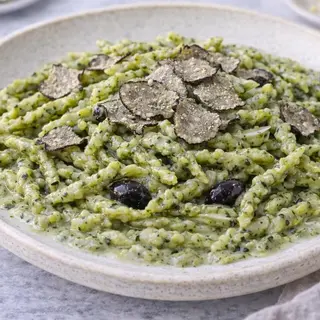Trofie pesto e tartufo