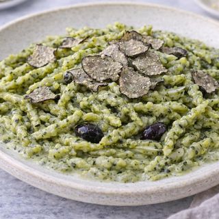 Trofie pesto e tartufo