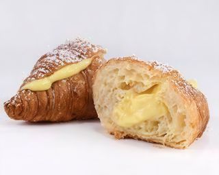 Cornetto alla crema chantilly