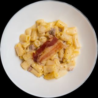 Maccheroni pancetta e pecorino