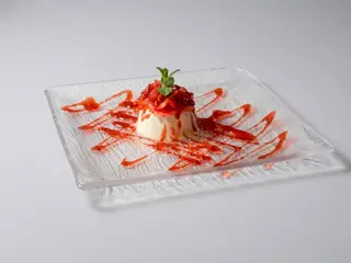 Panna cotta con cremina di fragole fresche