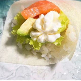 181. Temaki phila sake