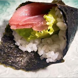 182. Temaki tonno