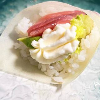 183. Temaki phila tonno